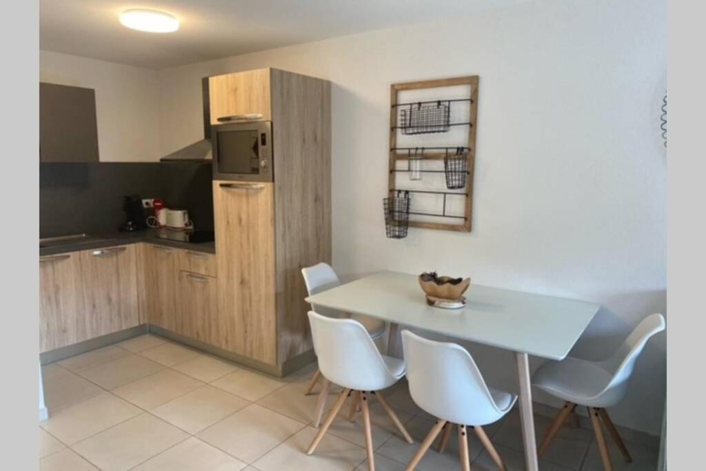 Appartement De Charme Dans Residence Avec Piscine La Joue Du Loup Le Devoluy Luaran gambar