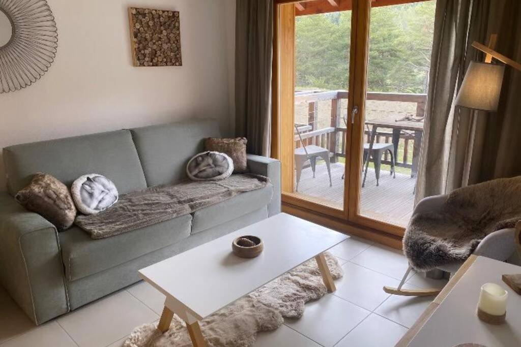 Appartement De Charme Dans Residence Avec Piscine La Joue Du Loup Le Devoluy Luaran gambar