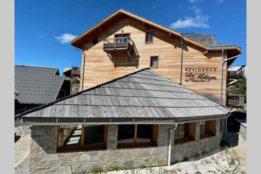 Appartement De Charme Dans Residence Avec Piscine La Joue Du Loup Le Devoluy Luaran gambar