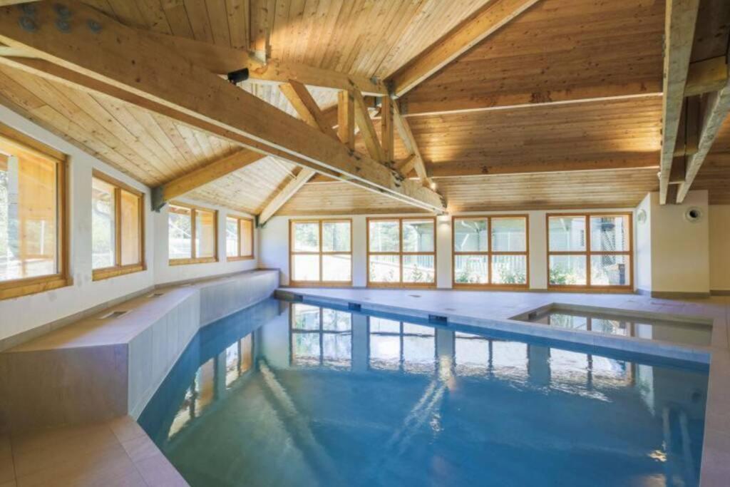 Appartement De Charme Dans Residence Avec Piscine La Joue Du Loup Le Devoluy Luaran gambar